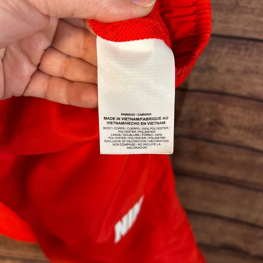 Nike Mens Red Mesh Lined Athletic Shorts Zipper Pockets XL 545426-640